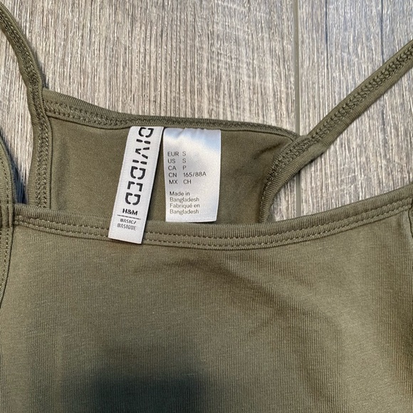 H&M crop top - Picture 2 of 2